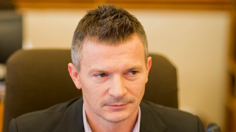 Exminister Počiatek prepisuje majetok na blízkych. Podobne ako Bödör, Gašpar či Bašternák