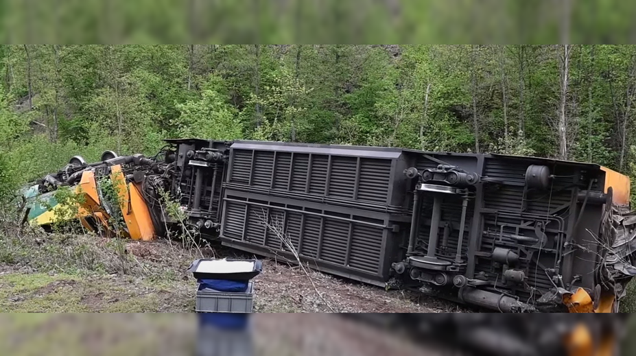 Vlak bez rušňovodiča prešiel asi päť kilometrov. Incident spôsobil obrovskú škodu