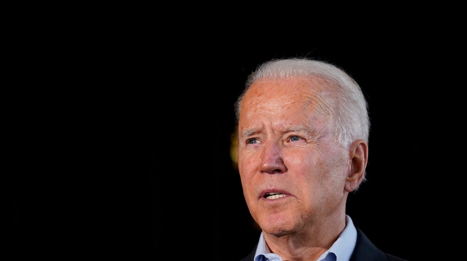 Biden navštívil mesto na Floride, kde si pád budovy vyžiadal najmenej 18 obetí