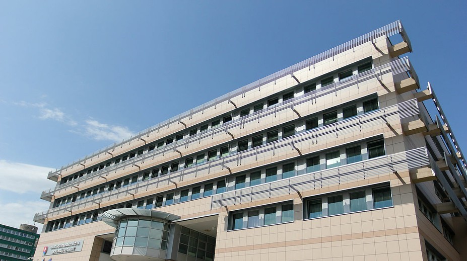 Zdravotné poisťovne zažalovali pre nový liek ministerstvo zdravotníctva