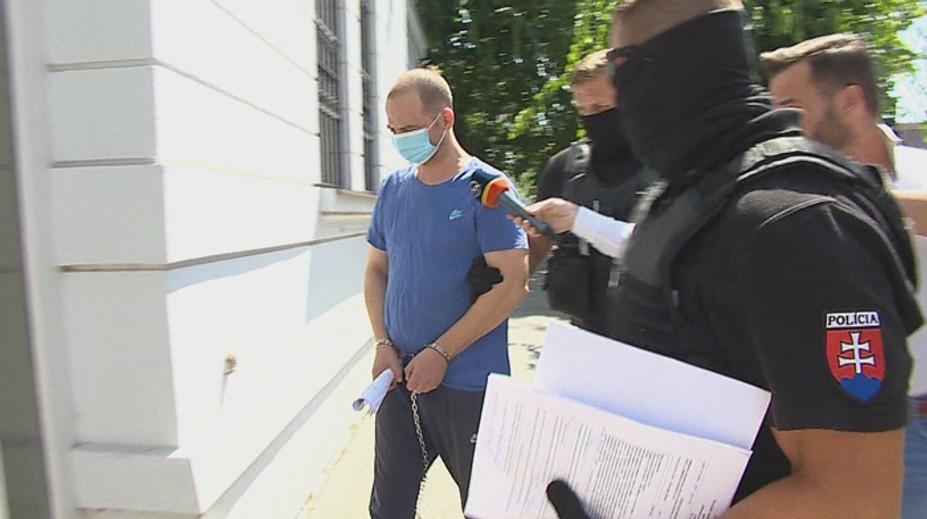 Do väzby ide muž, ktorý pred takmer rokom brutálne dobodal kamaráta