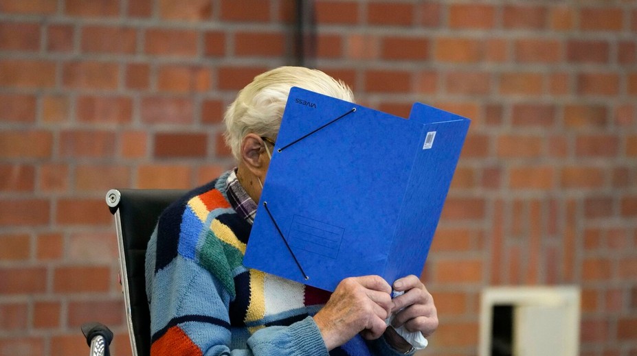 V Nemecku začal proces so 100-ročným bývalým dozorcom. Napomáhať mal pri vyše 3500 vraždách