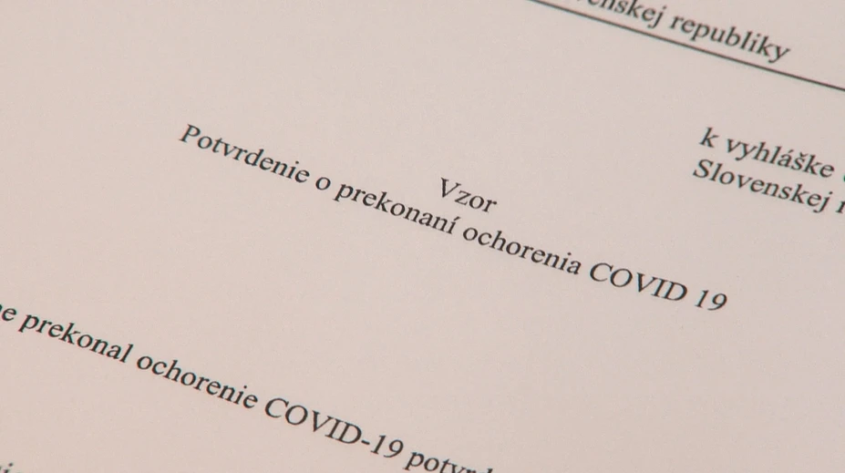 Pre voľný pohyb vám postačí aj potvrdenie o prekonaní covidu. Čakárne lekárov preto praskajú vo švíkoch