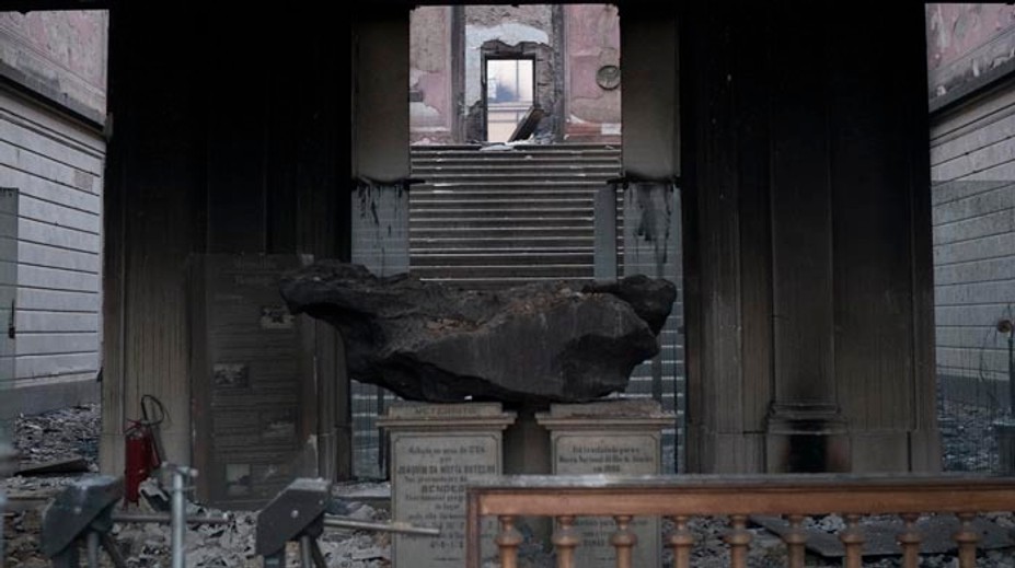 Požiar v brazílskom Národnom múzeu zničil takmer všetko, prežili asi len meteority