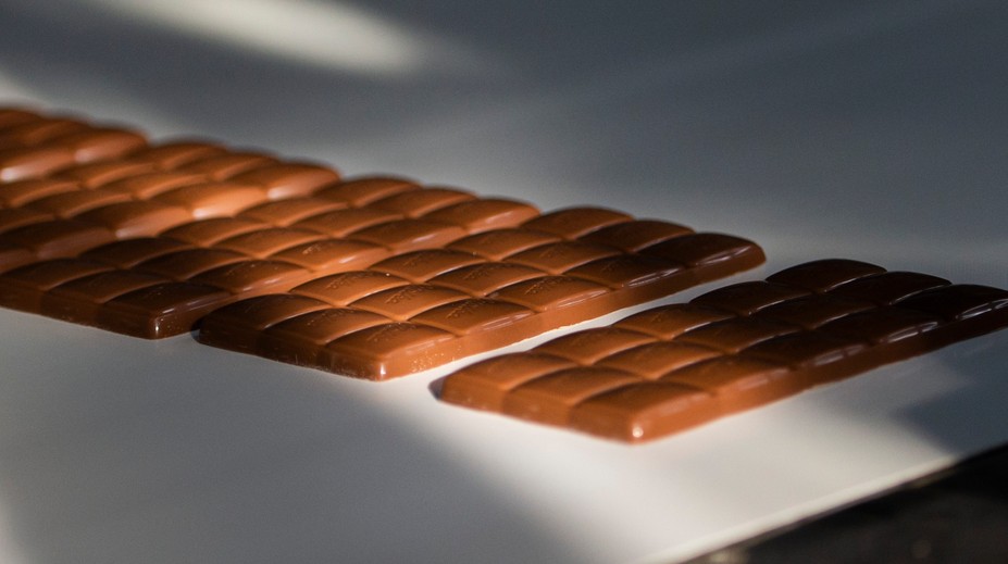 Populárnu čokoládu budú vyrábať na Slovensku. Musí preto zmeniť dizajn, z obalu zmizne známy prvok