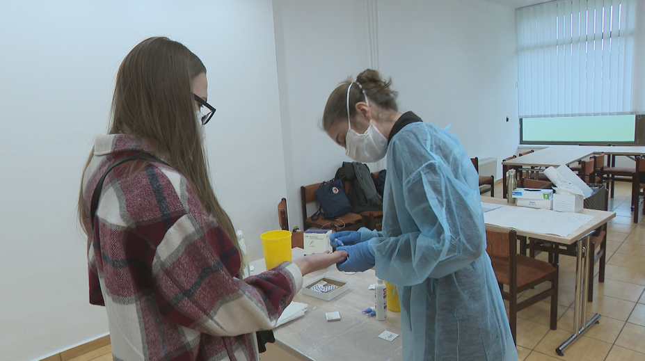 Koľkí z neočkovaných majú vytvorené protilátky? Boli sme sa pozrieť na testovanie na Kysuciach