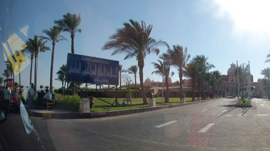 V egyptskej Hurghade sa v hoteli priotrávilo 47 hostí. Zadržali troch ľudí, vrátane šéfkuchára