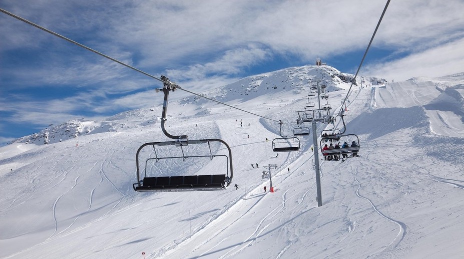 Záujem Slovákov o lyžovačky v zahraničí je obrovský. Výhodné zájazdy na prázdniny nájdete už iba ťažko