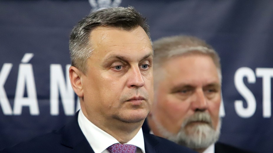 Mimoriadny snem SNS. Rozhodne sa na ňom aj o ďalšom postupe strany