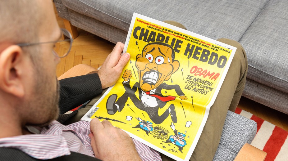 Charlie Hebdo je terčom vyhrážok za kresbu islamológa obvineného zo zneužívania