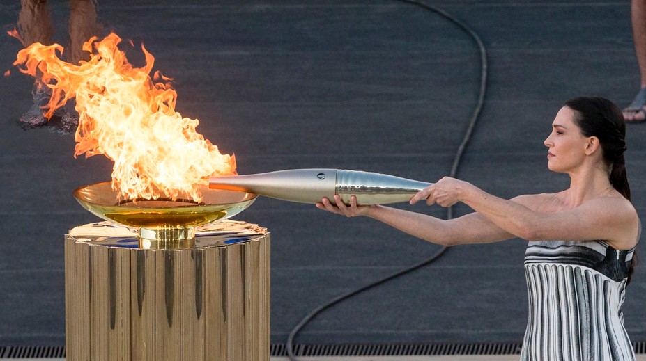 Pracovali na nej nepretržite takmer deväť mesiacov. Pozrite si, ako sa vyrábala olympijská pochodeň