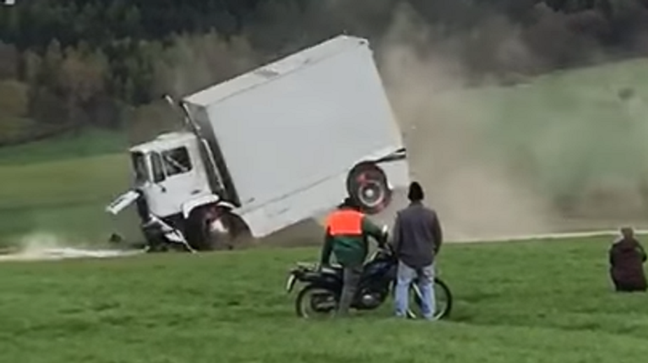 Nemci vymysleli proti teroristom Zábranu Nice, pri testoch sa vodič takmer zabil