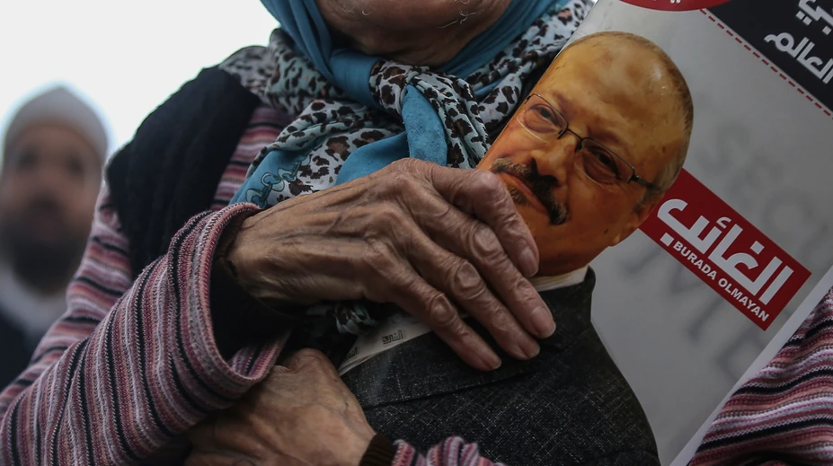 Na letisku v Paríži zatkli údajného člena komanda, ktoré zabilo novinára Chášukdžího