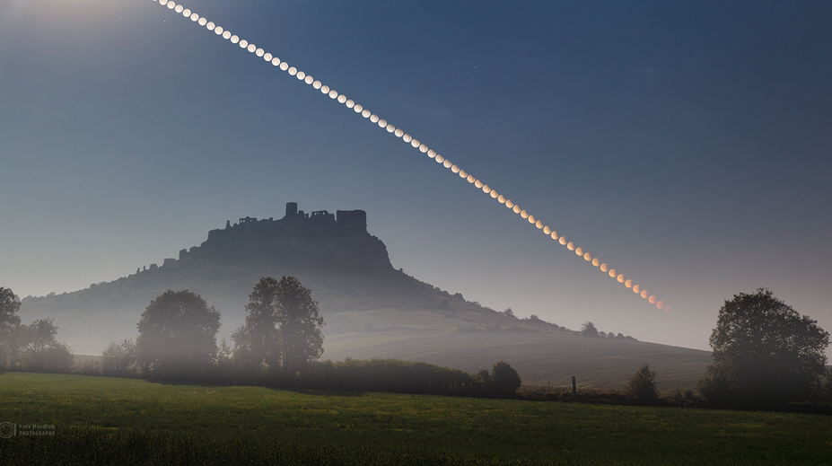 Snímka dňa, ktorú zverejňuje NASA, vznikla na Slovensku. Je na nej vzácny nebeský úkaz nad Spišským hradom