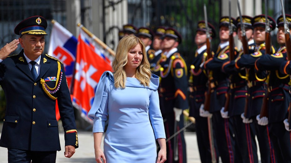 Čaputovej bledomodré šaty ukrývajú príbeh a symbolický odkaz