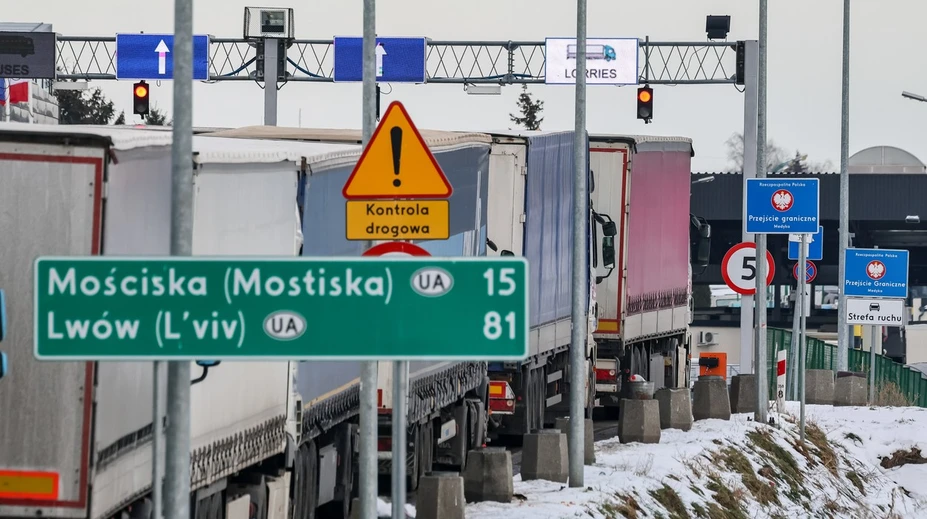Poľskí kamionisti prerušili blokádu hraníc s Ukrajinou. Dva mesiace protestovali aj v extrémnych mrazoch