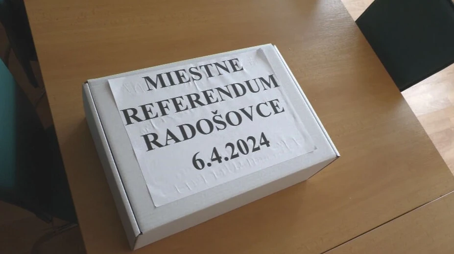 Prezidentské voľby aj referendum. V Radošovciach rozhodovali aj o výstavbe veterného parku