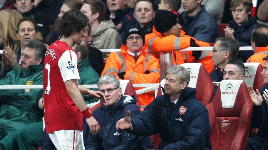 Rosického rozlúčka bude veľkolepá: Tím sveta by mohol koučovať Wenger