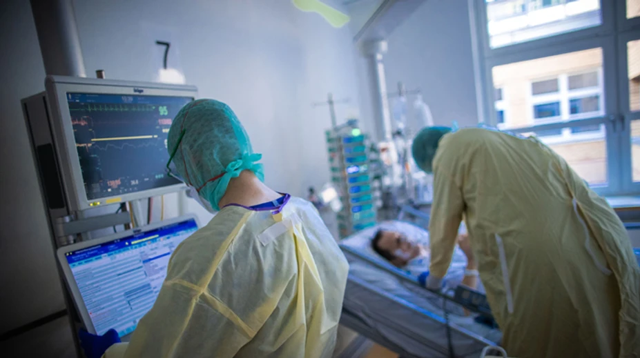 Už aj Británia na COVID-19 nasadila liek, ktorý sa tiež experimentálne používa v Česku