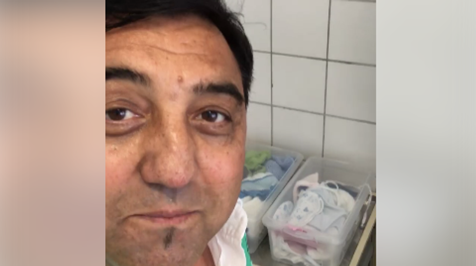 Igor Kmeťo sa stal piatykrát otcom. Takto vyzerá jeho syn Denis