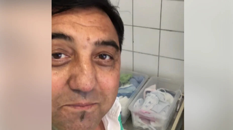Igor Kmeťo sa stal piatykrát otcom. Takto vyzerá jeho syn Denis