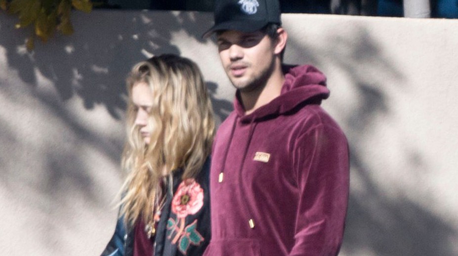 Za dva dni prišla o mamu aj babičku. Utešuje ju hviezda Twilightu