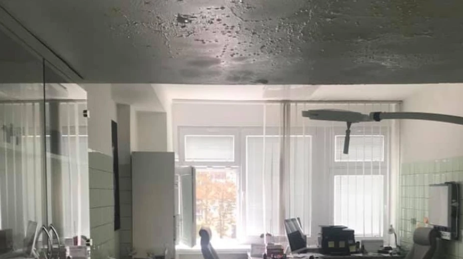Polikliniku v Bratislave vytopilo, zavreli ju: Svedok počul z balkóna šum vody