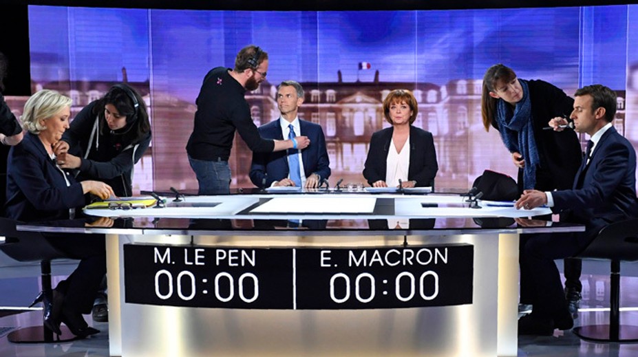 Francúzski prezidentskí kandidáti si v predvolebnej debate nič nedarovali