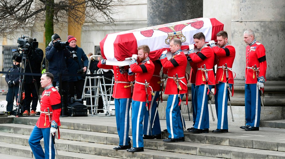 Princ, ktorý porušoval tradície. Dánsko sa rozlúčilo s manželom kráľovnej Margaréty II.