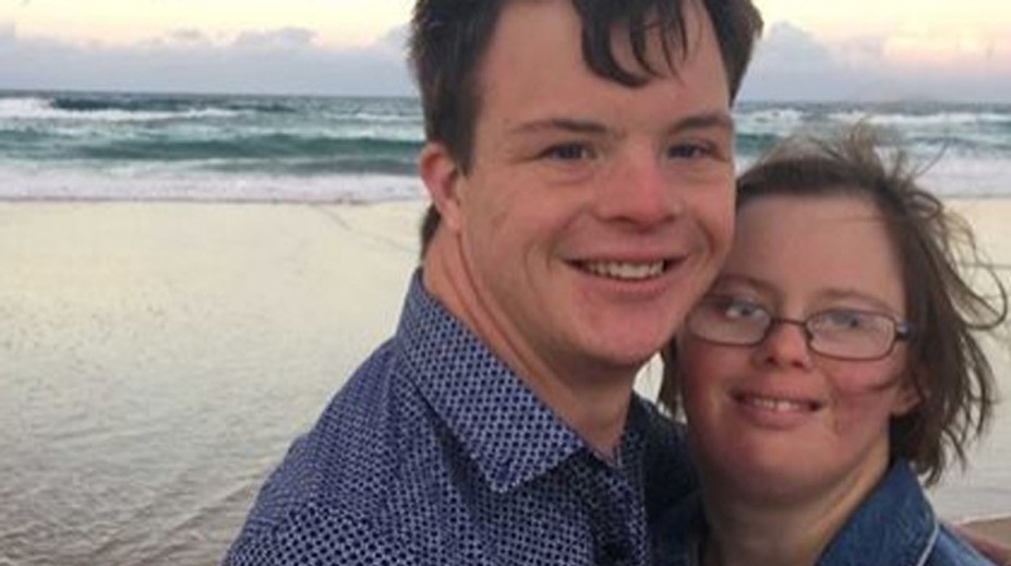 Pár s Downovým syndrómom zúfalo túži po svadbe a deťoch. Rodičia nesúhlasia