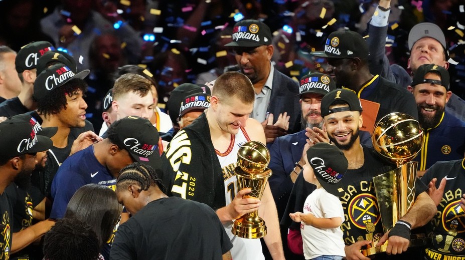 Keď ho draftovali, v telke šla reklama. Tučko nikoho nezaujímal, teraz vystúpil na basketbalový Everest