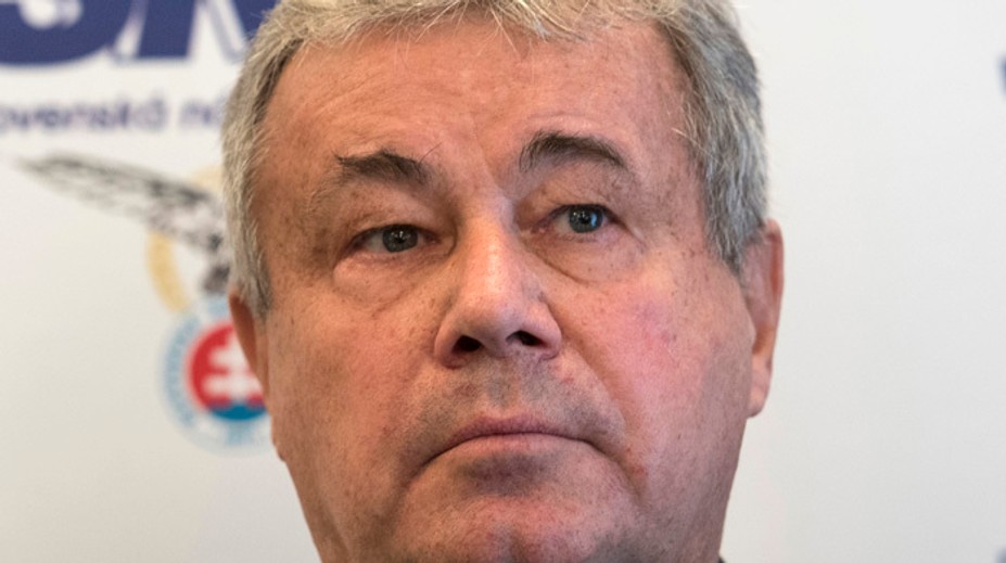 Bývalý minister školstva Ján Mikolaj sa možno vráti na scénu