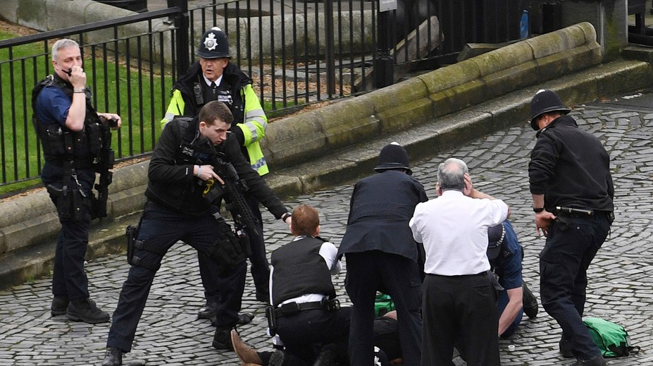 Zábery, ktoré zachytávajú, ako zneškodnili útočníka z Londýna