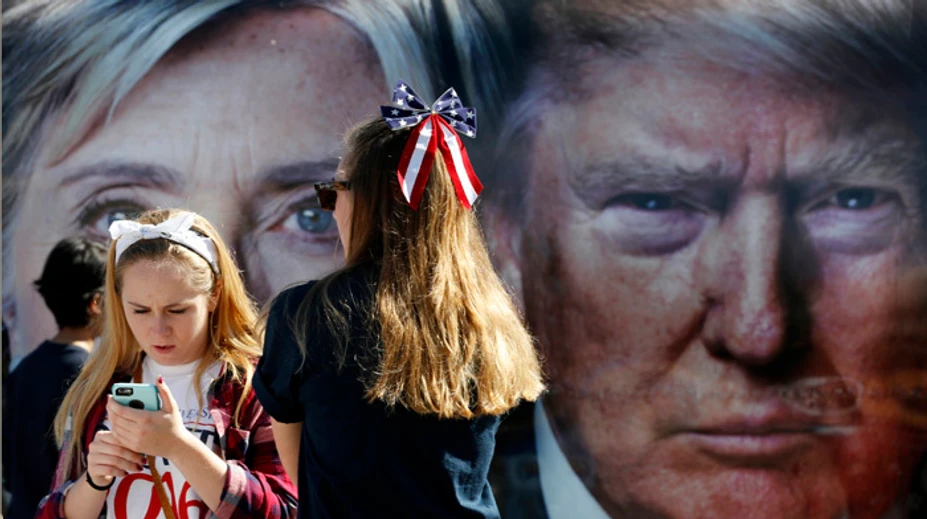 Kto vyhrá voľby v USA? Prvý prieskum