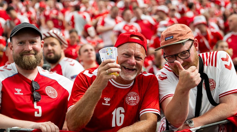 Dáni pátrajú po vlastných fanúšikoch. Mastnú pokutu za nich totiž musí platiť zväz
