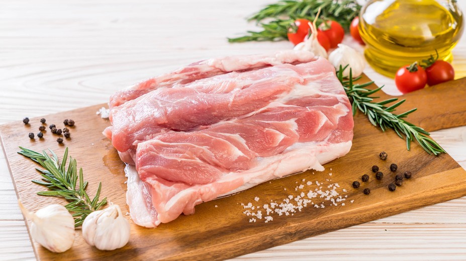 Za mäso a výrobky z neho si pred Vianocami priplatíme. Ceny narastú o desať percent