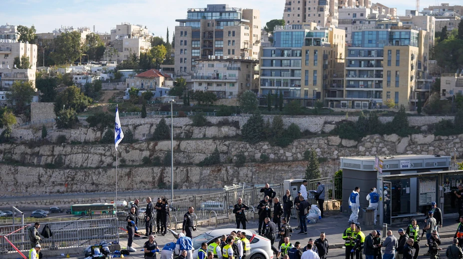 VIDEO: Hamas udrel v Jeruzaleme. Streľba na zastávke má najmenej tri obete, útočníkov zneškodnili
