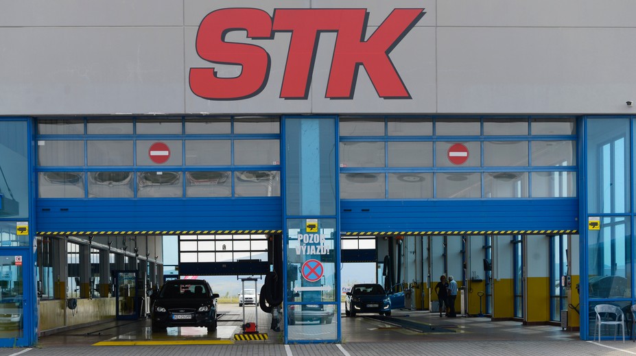 Vodiči mali hlavu v smútku. Stanice STK na celom Slovensku mali veľký výpadok systému