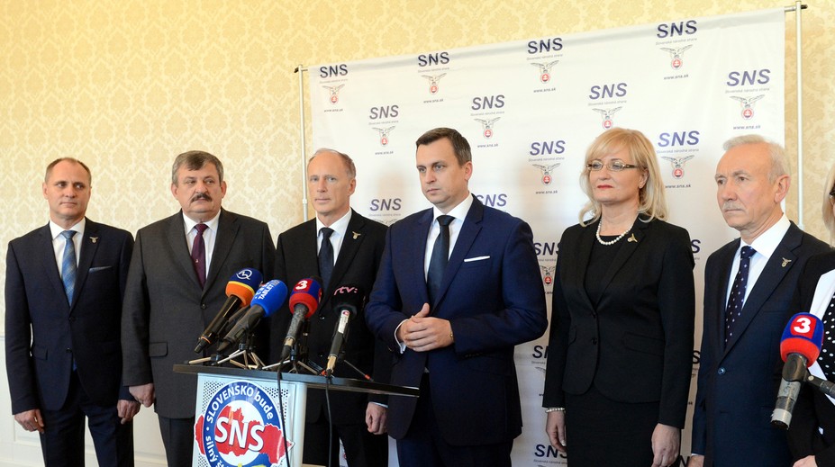 Chovan odchádza z SNS. To, že pred voľbami rokoval so Smerom, odmieta