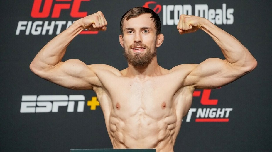 VIDEO: Klein prehral v zápase UFC Fight Night 195 s Landwehrom