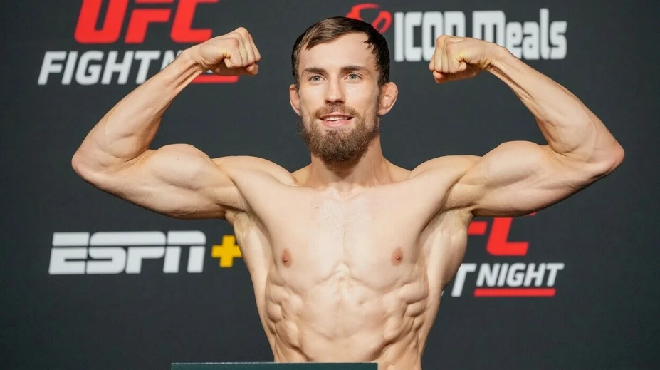 VIDEO: Klein prehral v zápase UFC Fight Night 195 s Landwehrom