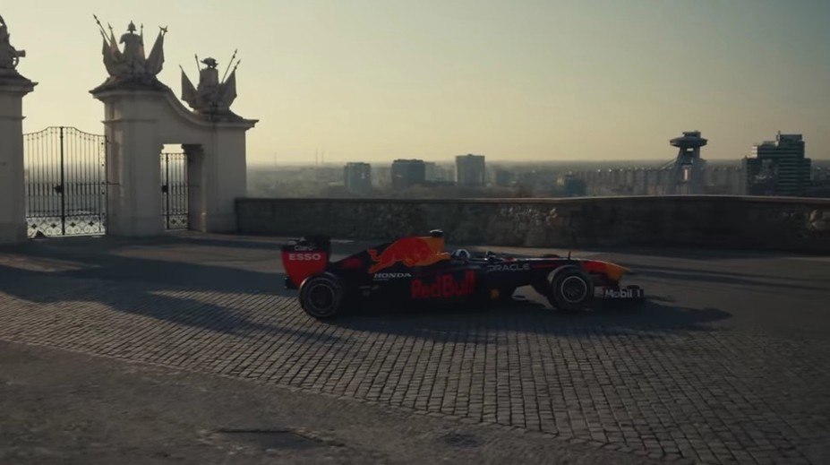Zábery, ktoré obletia svet. Reklama na stajňu F1 ukazuje to najlepšie zo Slovenska a Česka