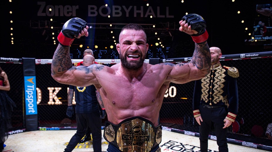 Krátky proces v oktagone: Vémola uškrtil Ďatelinku už v 1. kole, Slovák doplatil na hrubé chyby