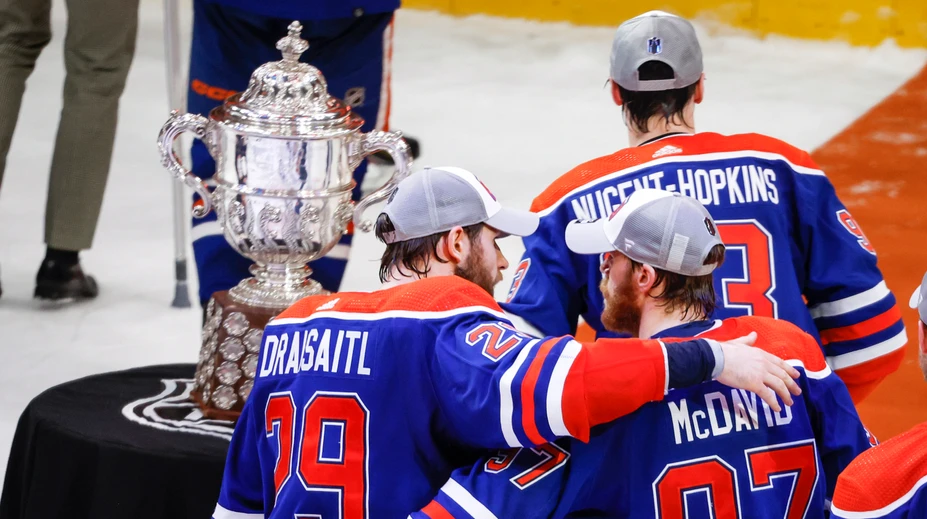 Edmonton sa dohodol na novej zmluve so svojou hviezdou. Stane sa najlepšie zarábajúcim hráčom NHL