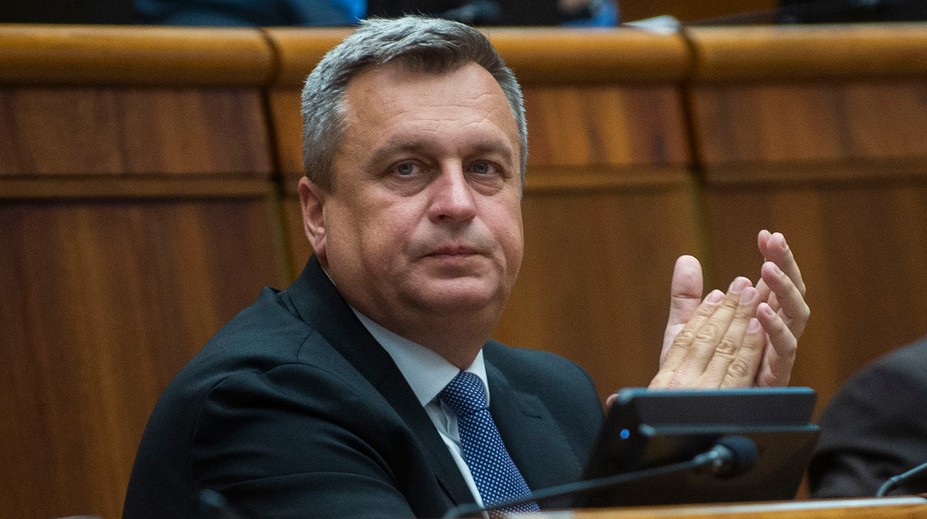 SNS ide proti vládnemu návrhu. V parlamente nepodporíme zvýšenie ceny mýta, vyhlásil Danko