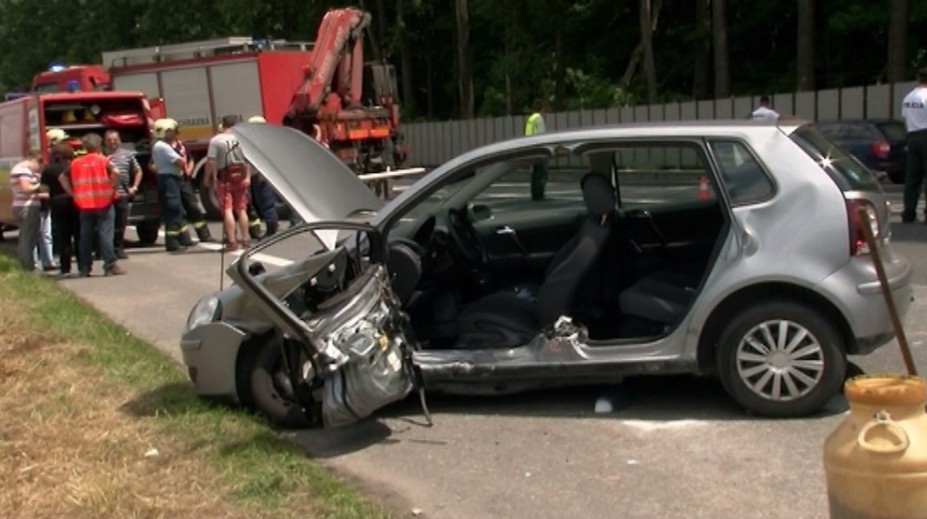 Riskoval život rodiny. Otáčal sa na štvorprúdovke, vrazilo do nich auto