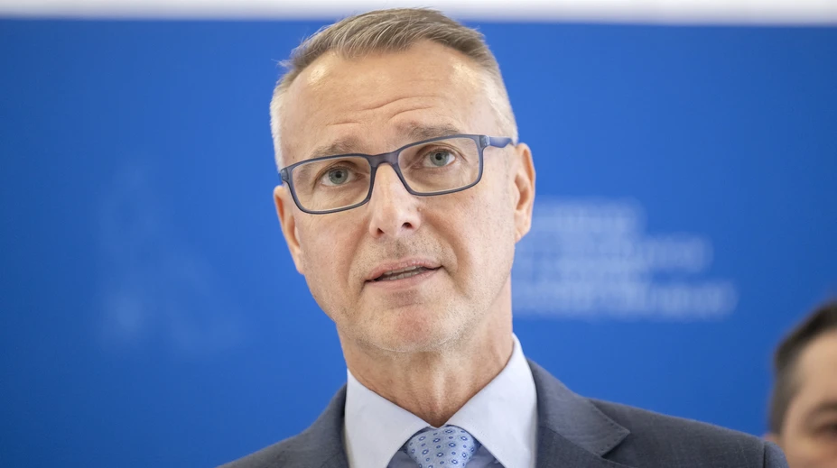 Minister Raši avizuje koniec spoločnosti, ktorú založila V. Remišová. Podľa neho je vo veľkej strate