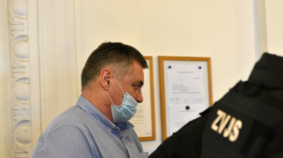 Proces s exšéfom kontrarozviedky SIS, ktorý mal vydierať podnikateľa, odročili