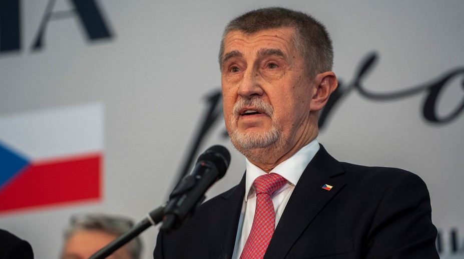 Voľby do českého Senátu prvýkrát vyhralo ANO. Vláda si však udržala väčšinu