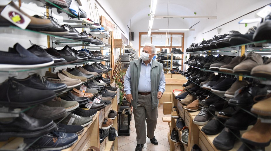 FOTOGALÉRIA: Obuv, knihy aj trhoviská. Pozrite sa, ako to vyzerá v otvorených prevádzkach